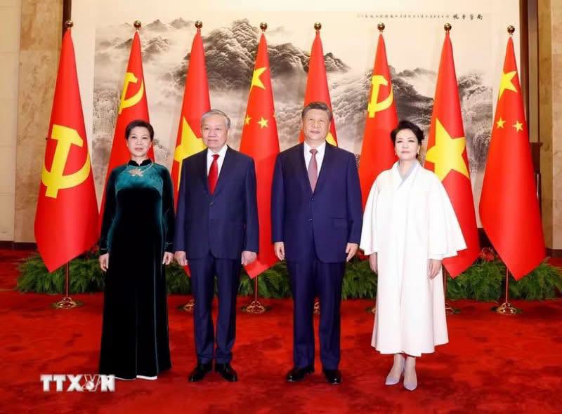 Quan hệ Việt -Trung trong thời gian qua liên tục được củng cố trên nền tảng đối tác hợp tác chiến lược toàn diện, mang lại lợi ích thiết thực cho nhân dân hai nước, ...