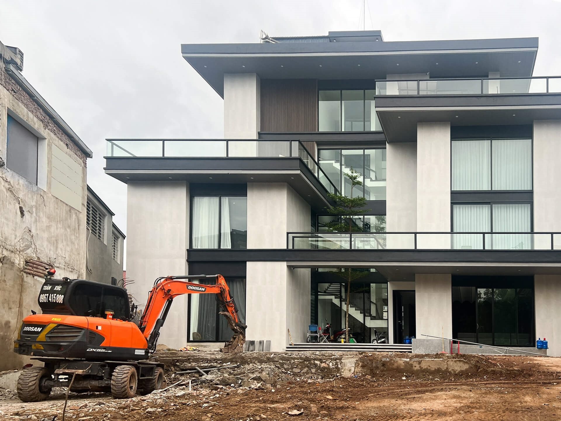 Nhà ở riêng lẻ quy mô dưới 7 tầng, tổng diện tích sàn xây dựng dưới 500 m2 sẽ được miễn phép xây dựng